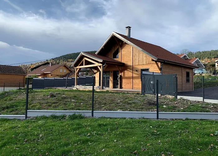 Le Nid De Claude Et Nadine Жерарме